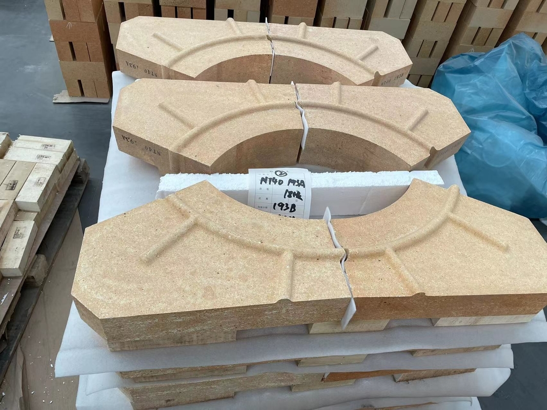 Excellente résistance aux acides et briques de four en argile de densité apparente 2,1-2,2 pour fours à température