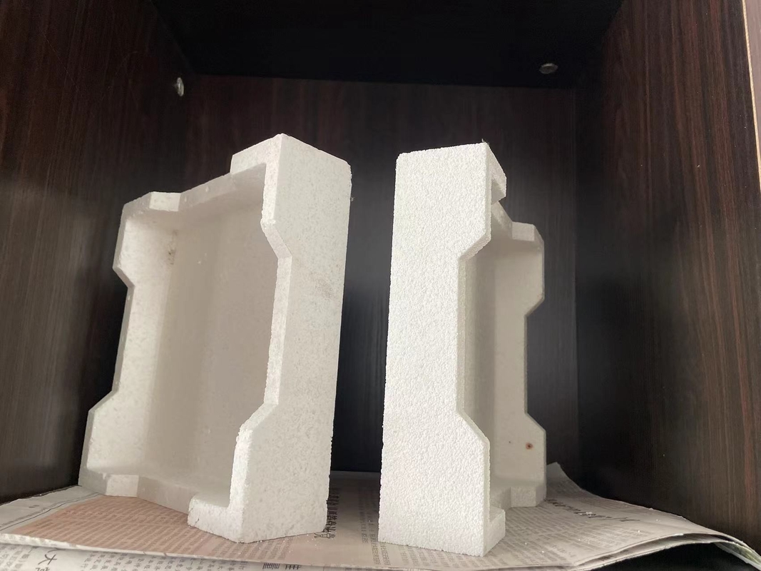 Cylindrique à haute pureté Al2O3 conique en céramique Corundum Alumina Crucible pour laboratoire Crucible pour fusion