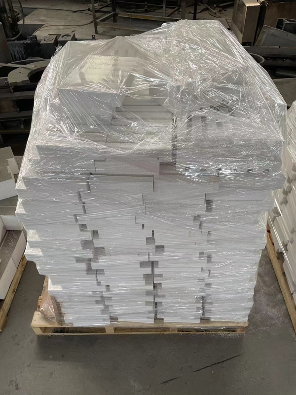 Cylindrique à haute pureté Al2O3 conique en céramique Corundum Alumina Crucible pour laboratoire Crucible pour fusion